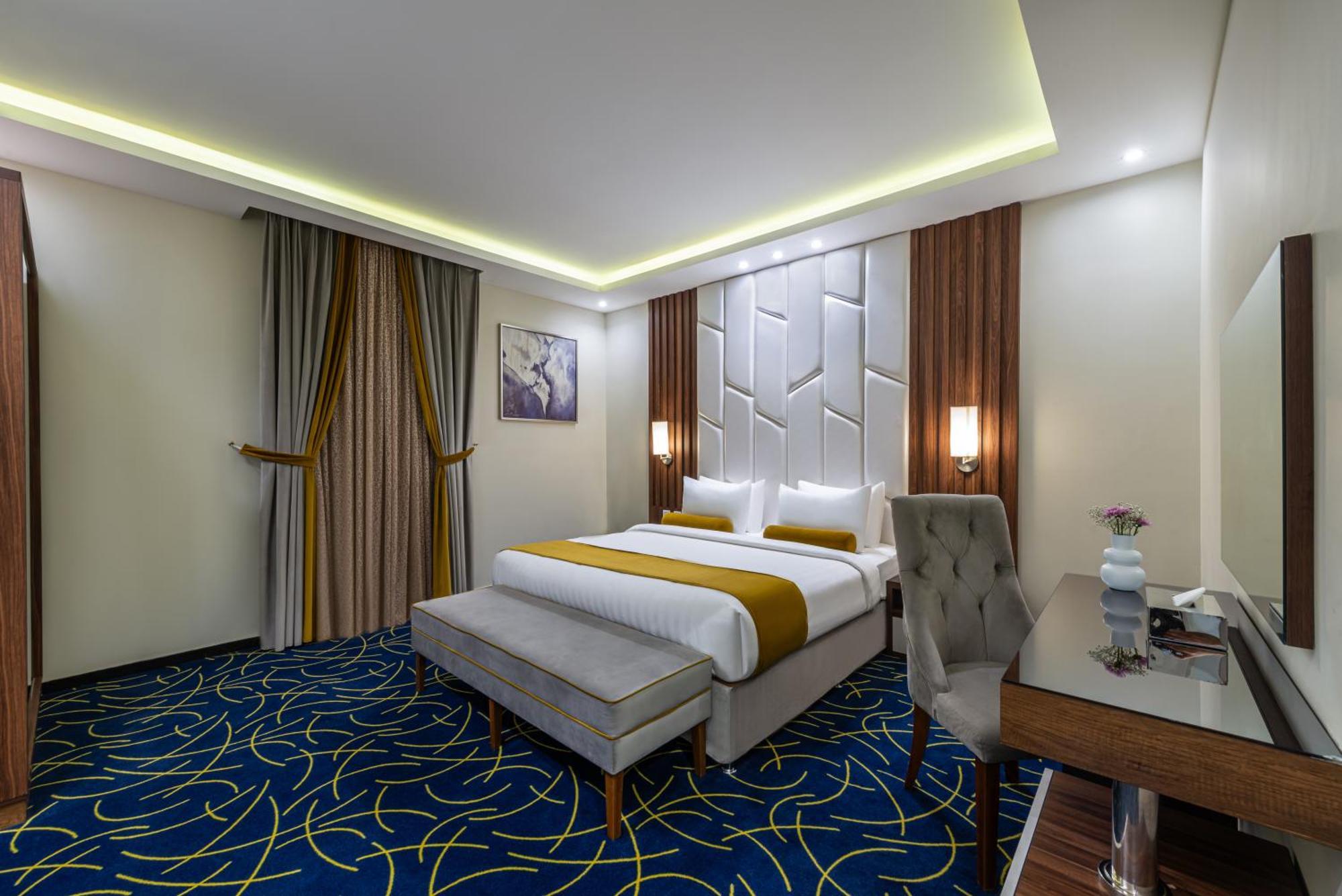 The Palace Hotel Suites Khamis Mushait Bagian luar foto