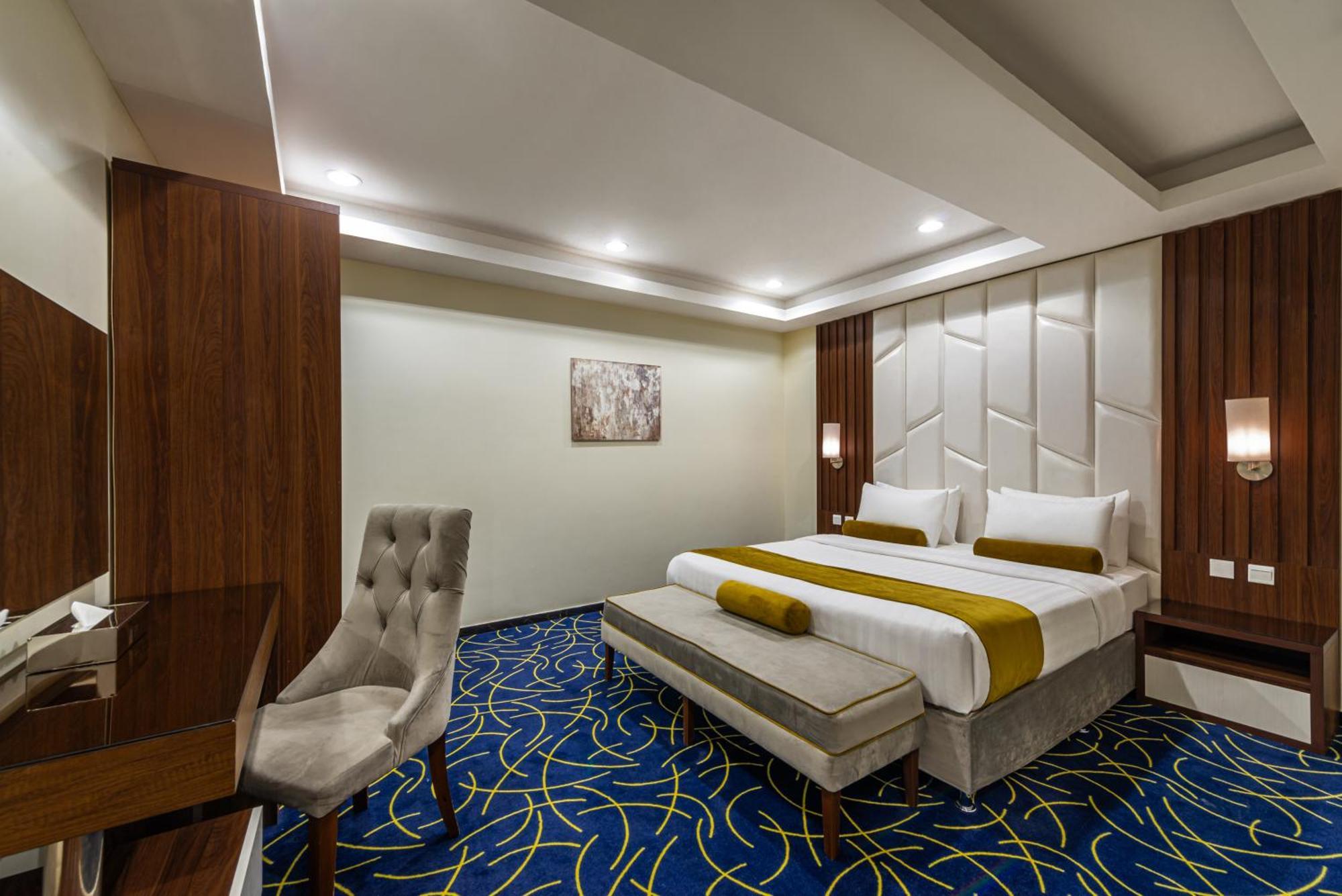 The Palace Hotel Suites Khamis Mushait Bagian luar foto