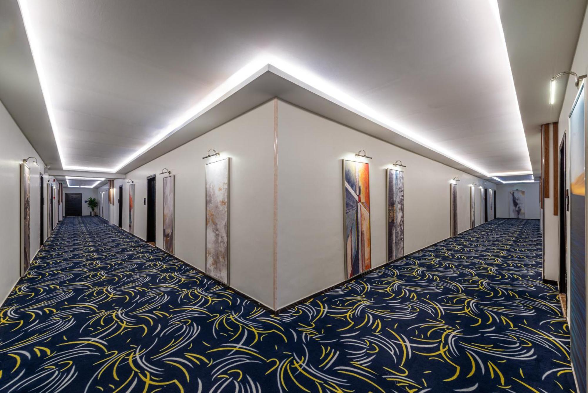 The Palace Hotel Suites Khamis Mushait Bagian luar foto