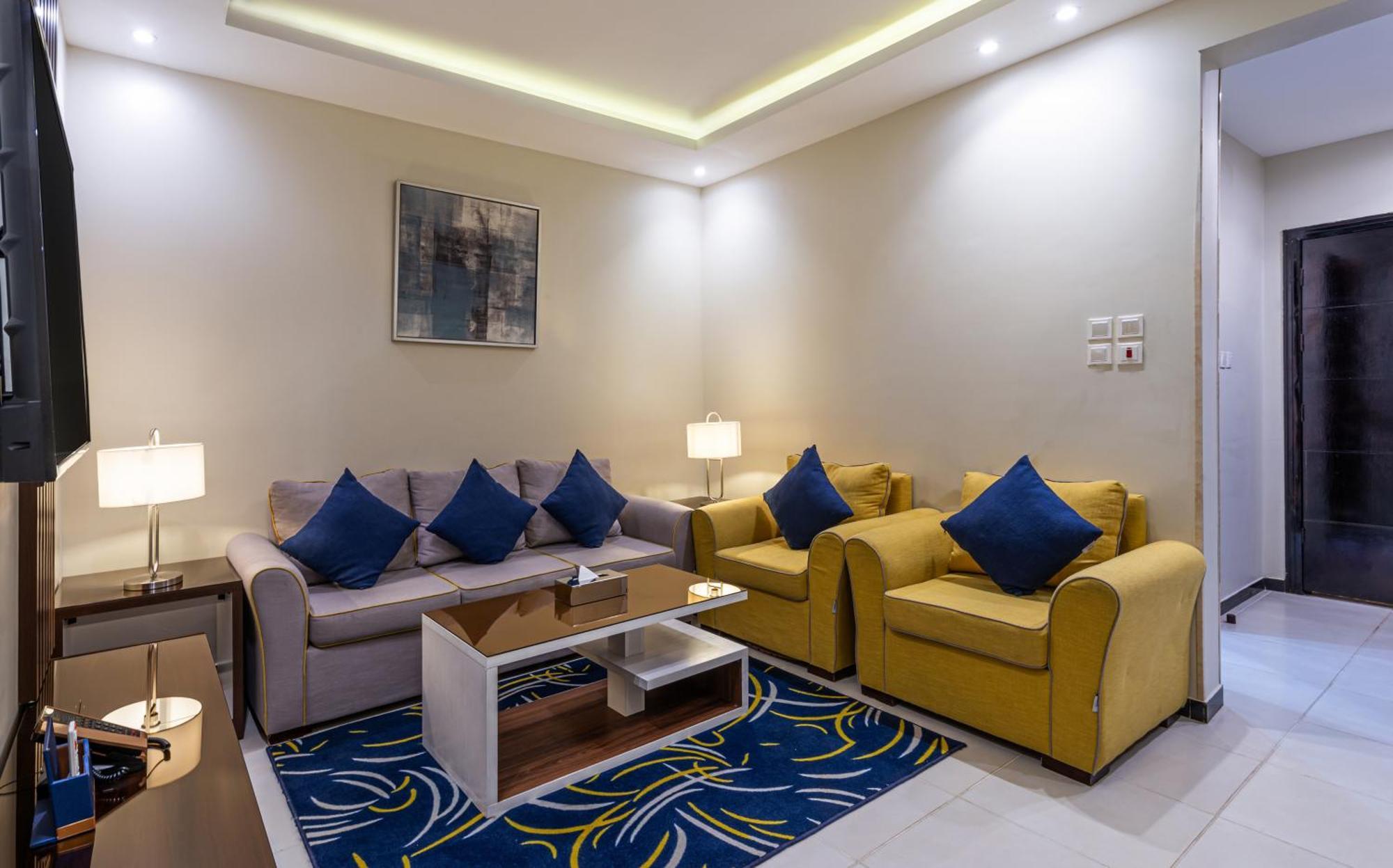 The Palace Hotel Suites Khamis Mushait Bagian luar foto