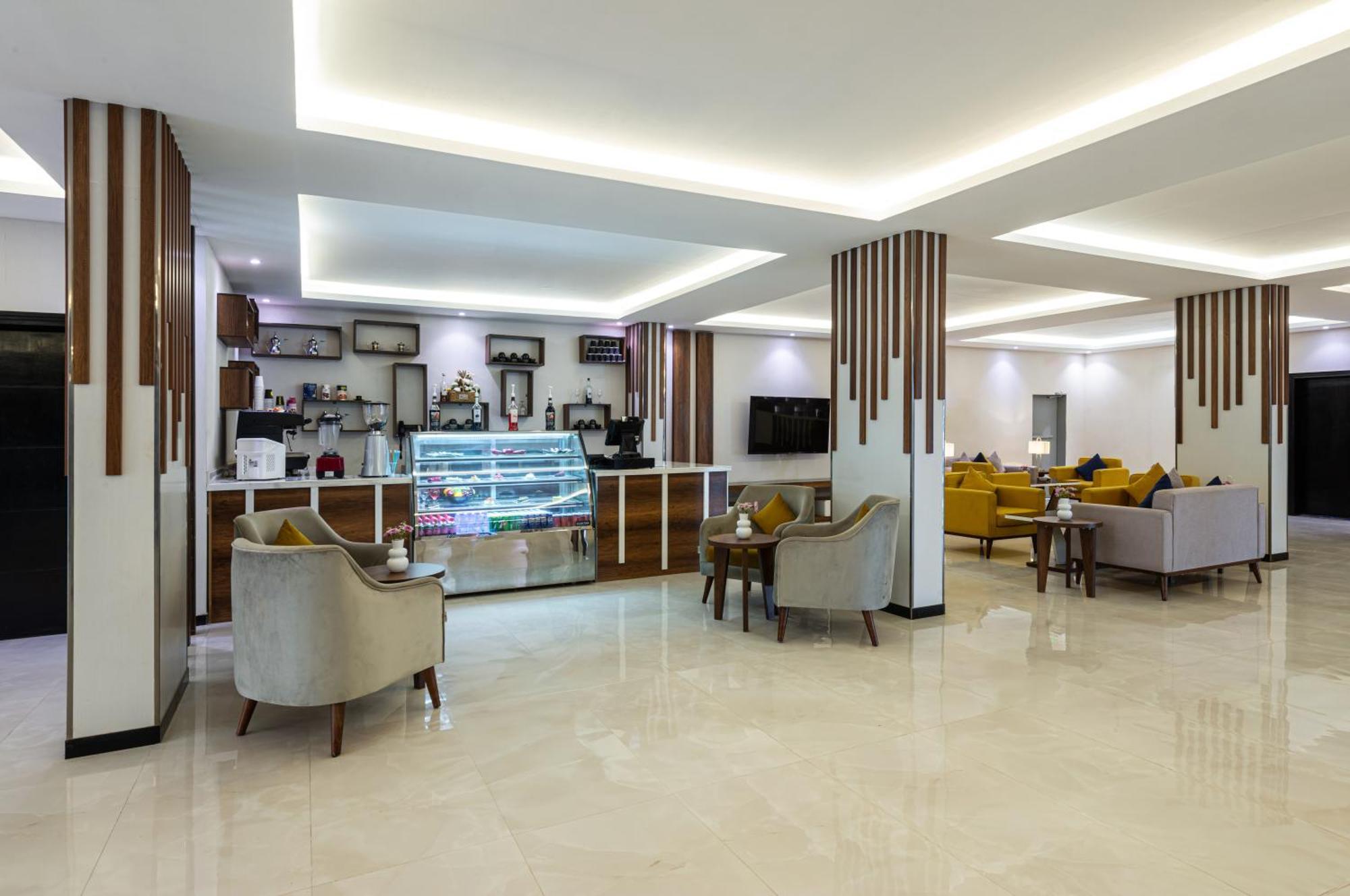 The Palace Hotel Suites Khamis Mushait Bagian luar foto