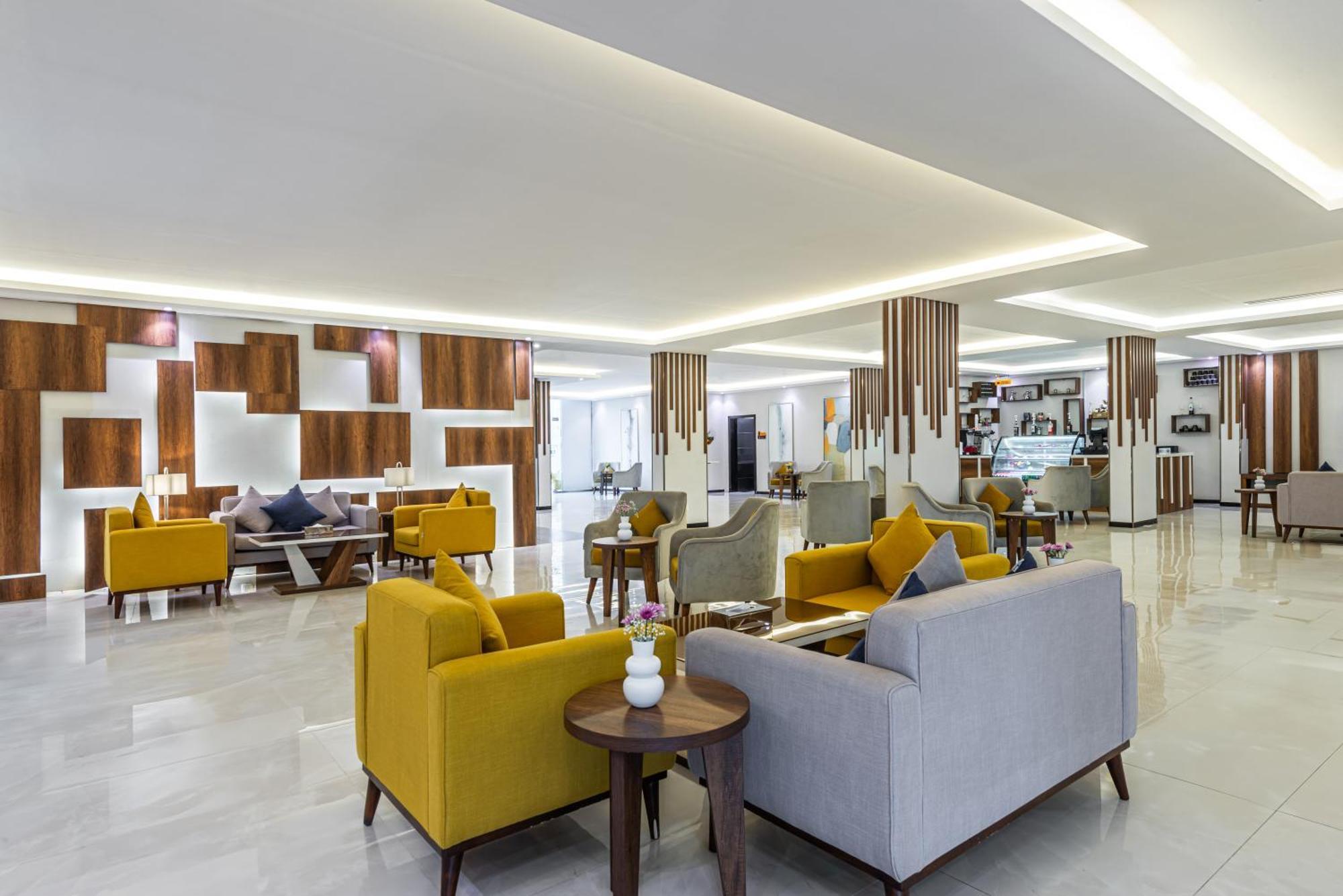 The Palace Hotel Suites Khamis Mushait Bagian luar foto