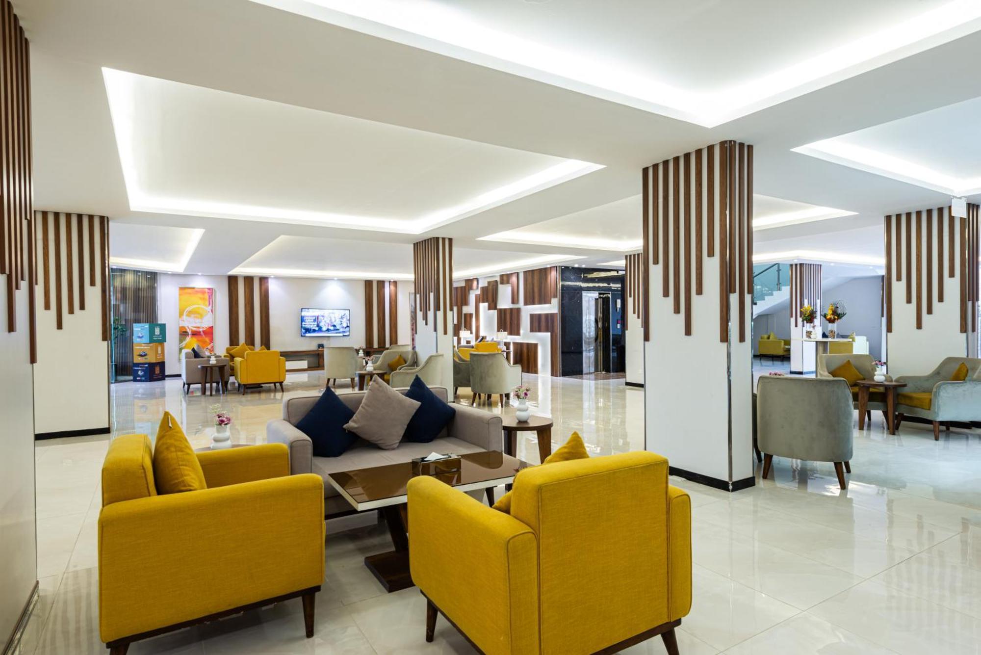 The Palace Hotel Suites Khamis Mushait Bagian luar foto